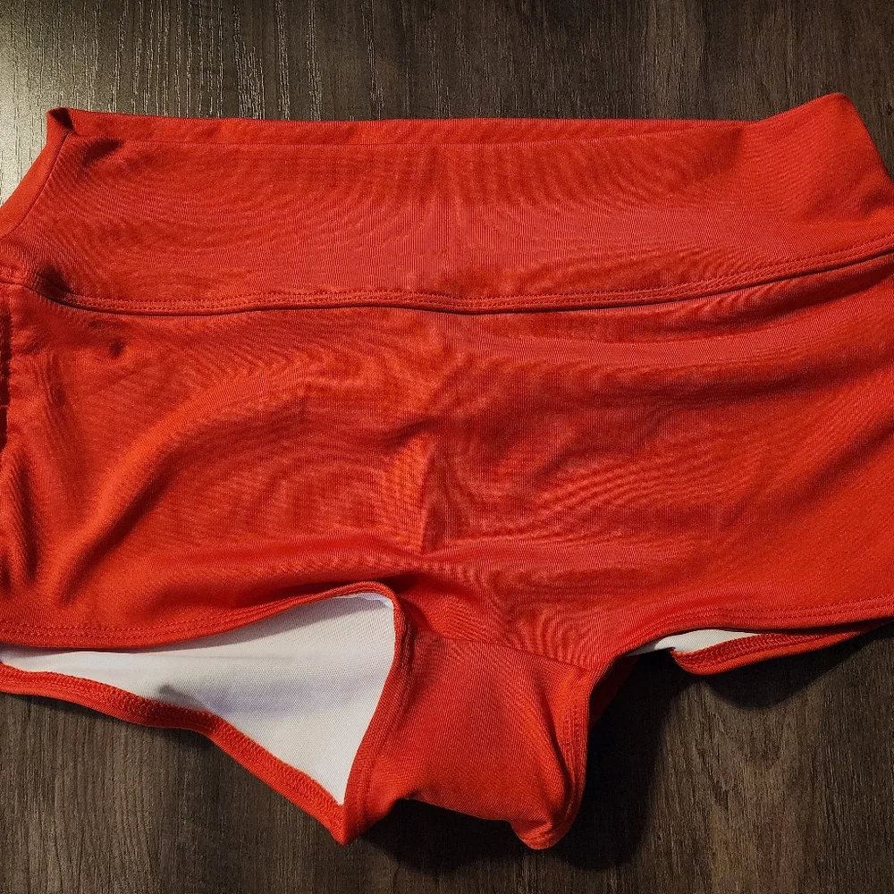 VS PINK GYM TO SWIM SHORTIE BOTTOM NEW Victoria’s Secret Swim Bottom - Picture 3 of 5